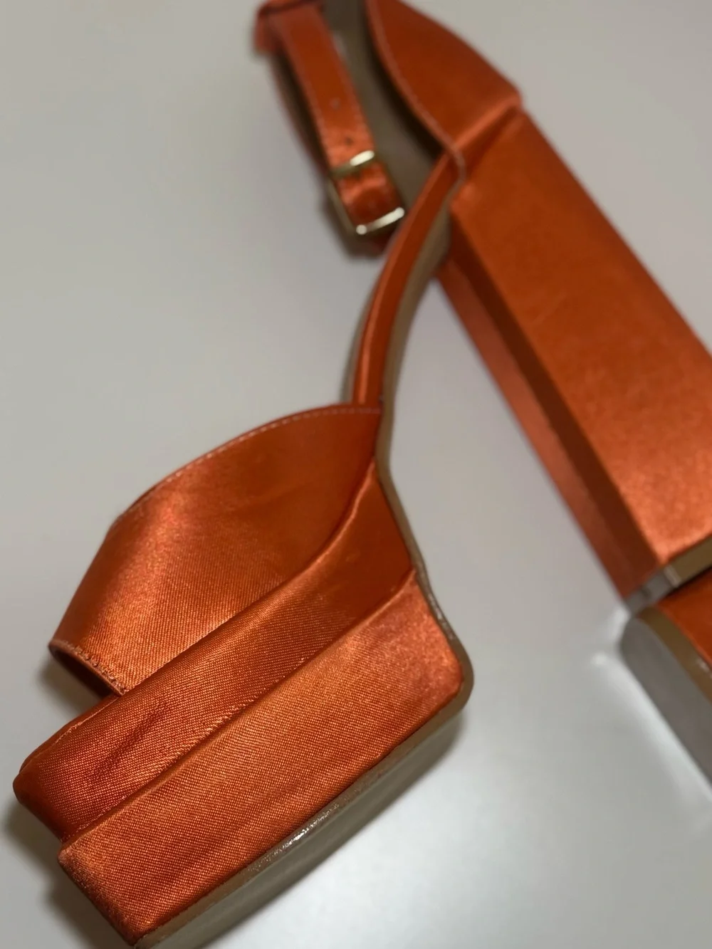 N/A striking orange